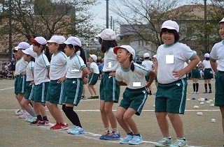 運動会 １ ２年玉入れ 印西市立西の原小学校